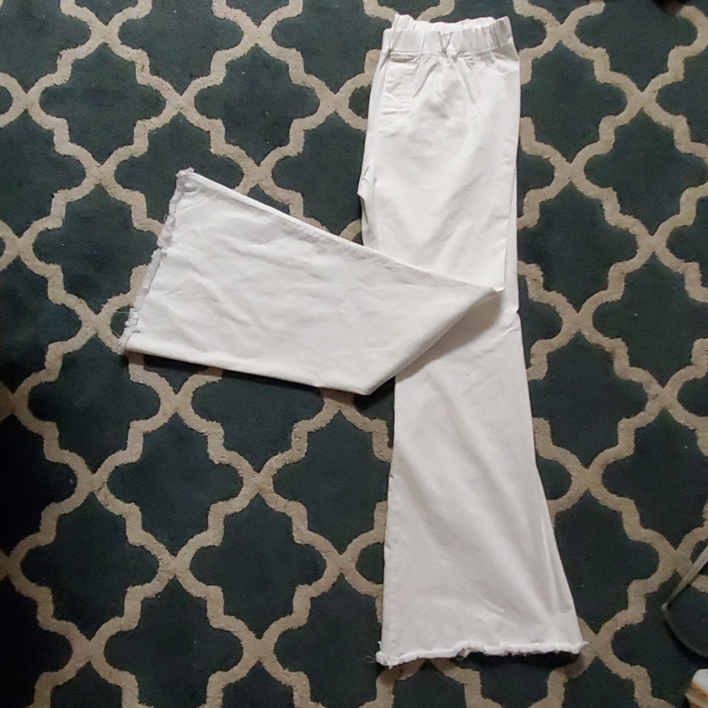 White flare Jean's
